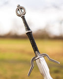 Zireael - CiriÂ´s sword . Superior without runes